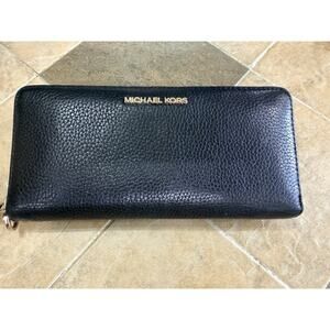 Michael Kors Jet Set Travel Women's Wallet - Black Zip Checkbook Holder Leather